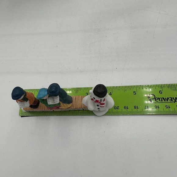 Dickens Collectibles Christmas Carolers Holiday Figurine Village People Decor - Picture 9 of 16